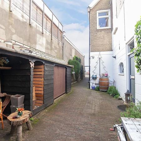 De Kapiteinshut Aan De Rivier Met Xl Ligbad En Sauna Lekkerkerk Eksteriør bilde